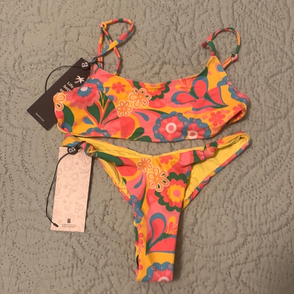 Blackbough Other - Blackbough bikini set small groovy garden